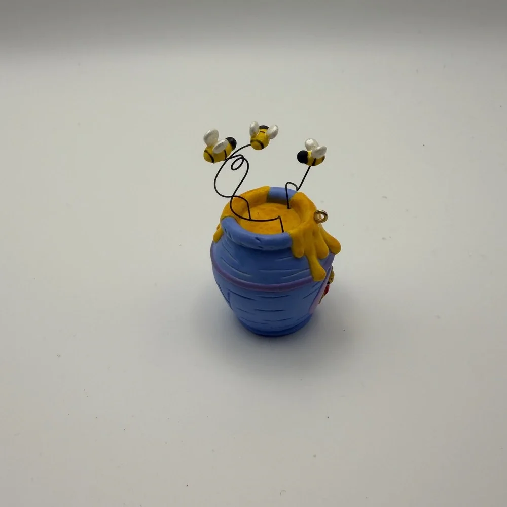 Hallmark Keepsake 2006 Disney Winnie the Pooh Sweet Smackerel Hunny Pot Ornament